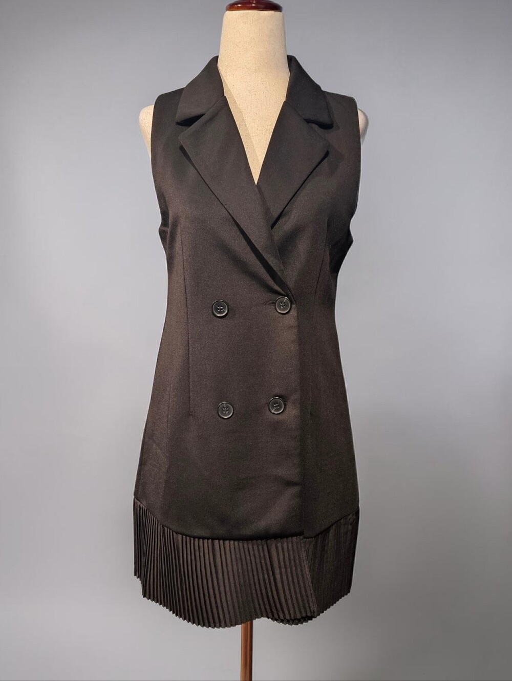 Sleeveless Double-Breasted Black Dress with Pleated Hem - Size Small
